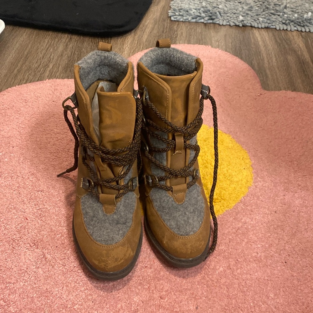 Women’s boots